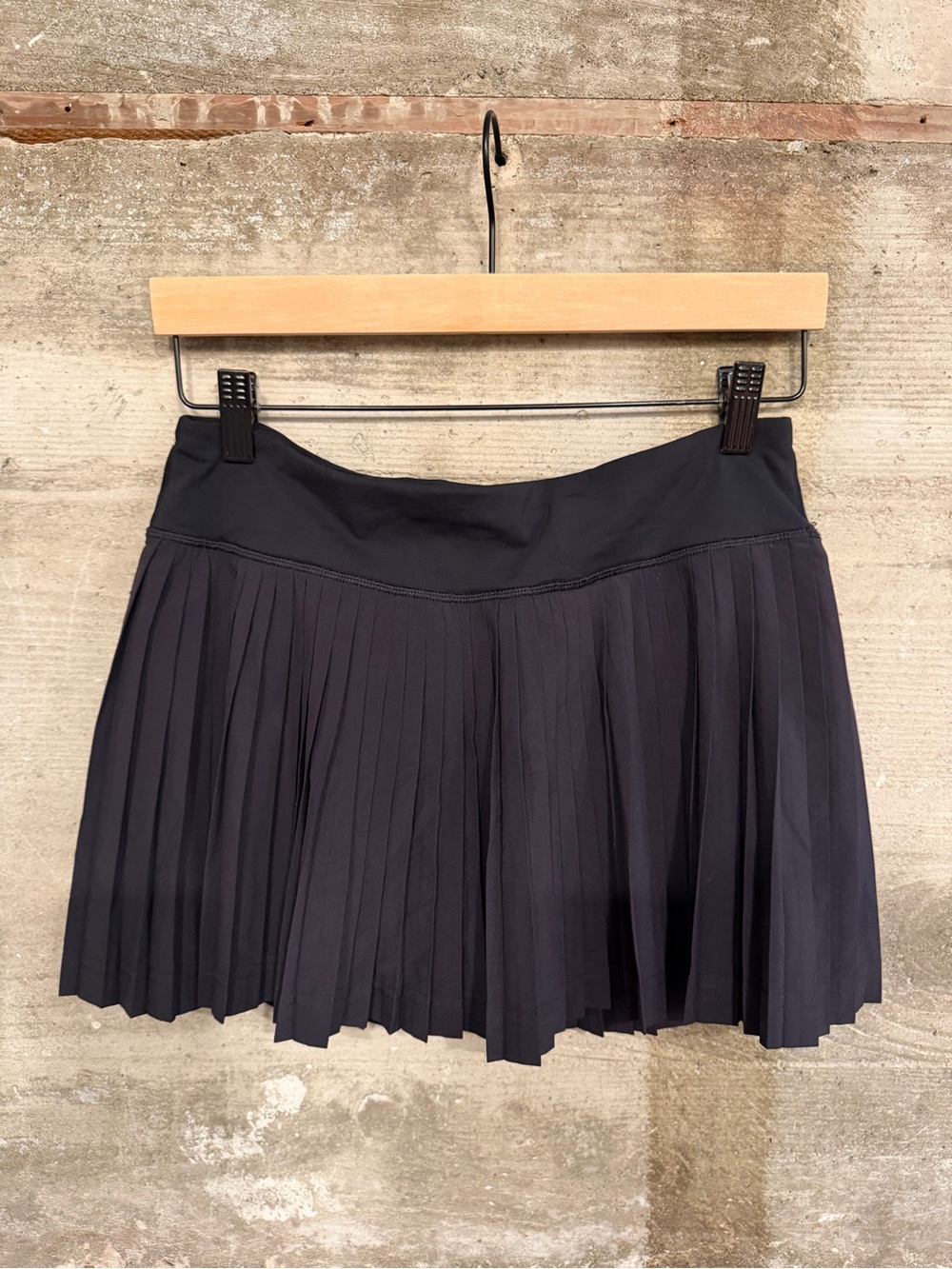 lululemon athletica Pleated Mini Skirt in Black